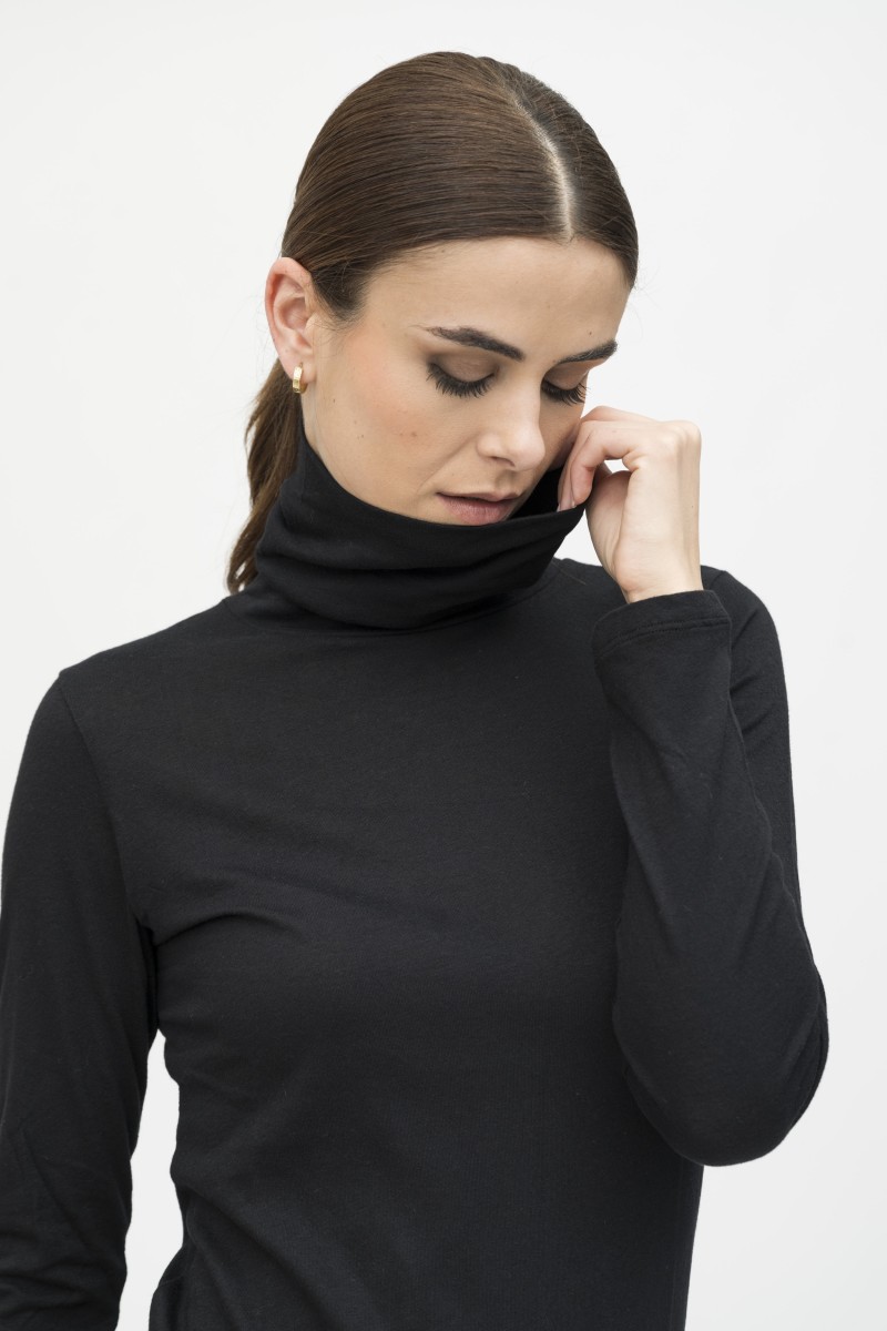 Majestic Filatures| T-shirt dolcevita slim in cotone e cashmere Essenziale