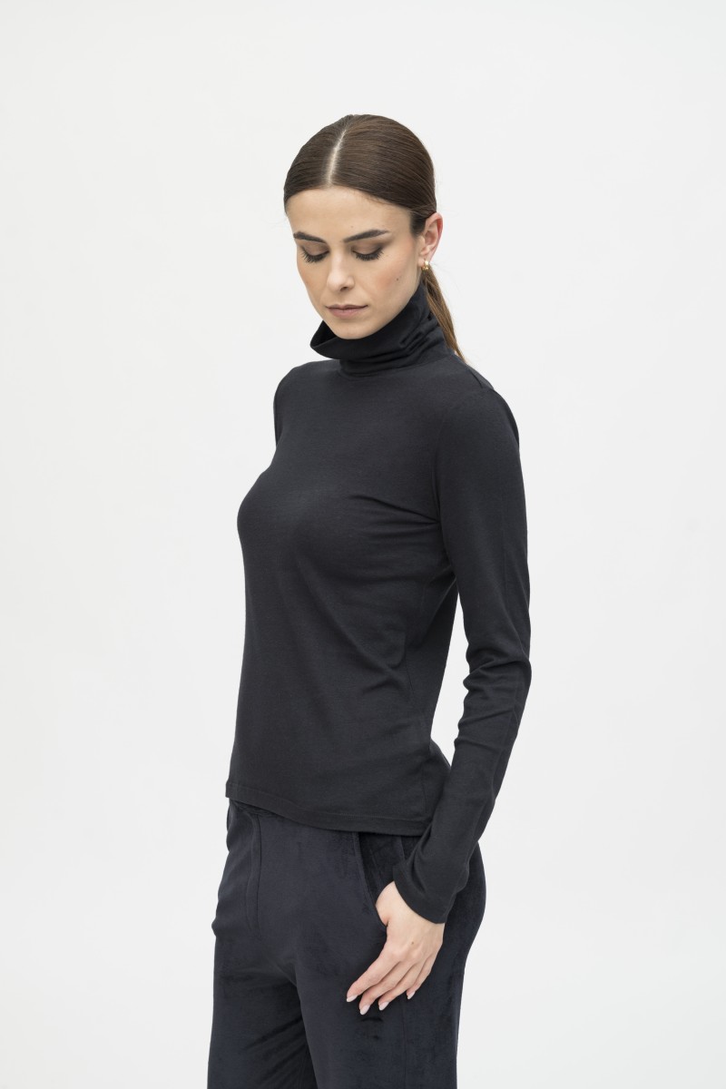Majestic Filatures| T-shirt dolcevita slim in cotone e cashmere Essenziale