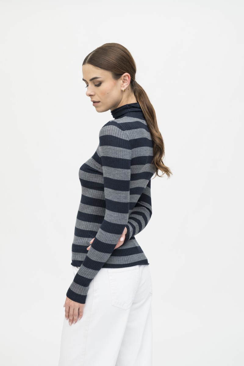 Majestic Filatures | Maglia dolcevita a costine rigata