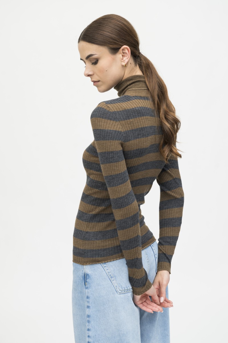Majestic Filatures | Maglia dolcevita a costine rigata