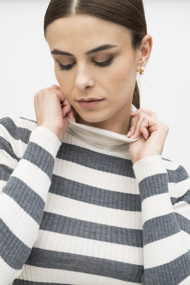 Majestic Filatures | Maglia dolcevita a costine rigata 2