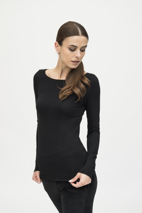 T-shirt scollo a barchetta in viscosa essenziale