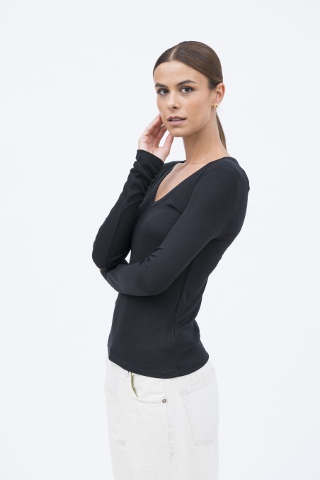 Majestic Filatures | T-shirt in viscosa a costine con scollo a V