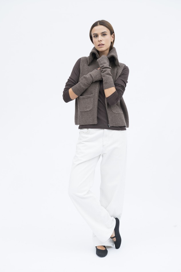 Majestic Filatures | Gilet con collo alto e zip in 100% lana merinos 2