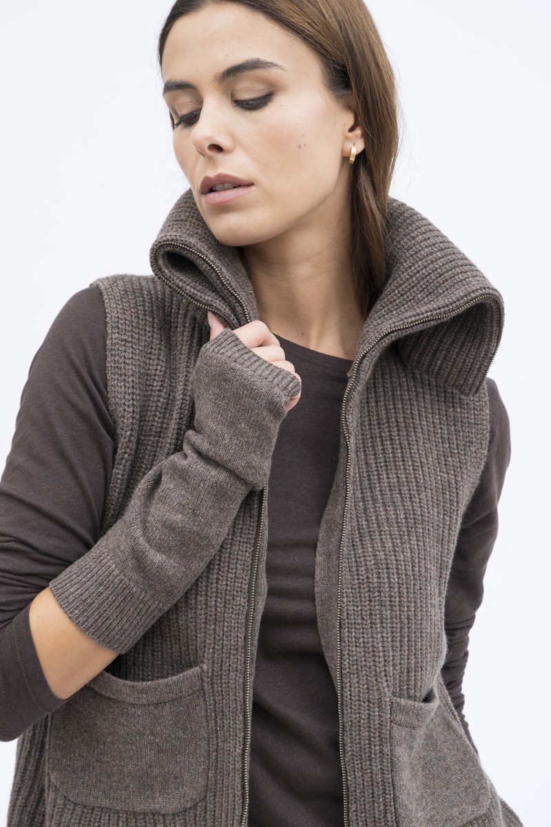 Majestic Filatures | Gilet con collo alto e zip in 100% lana merinos