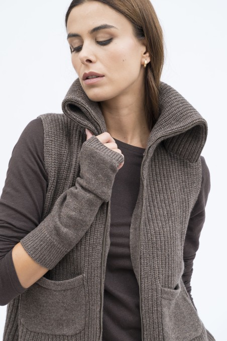 Majestic Filatures | Gilet con collo alto e zip in 100% lana merinos