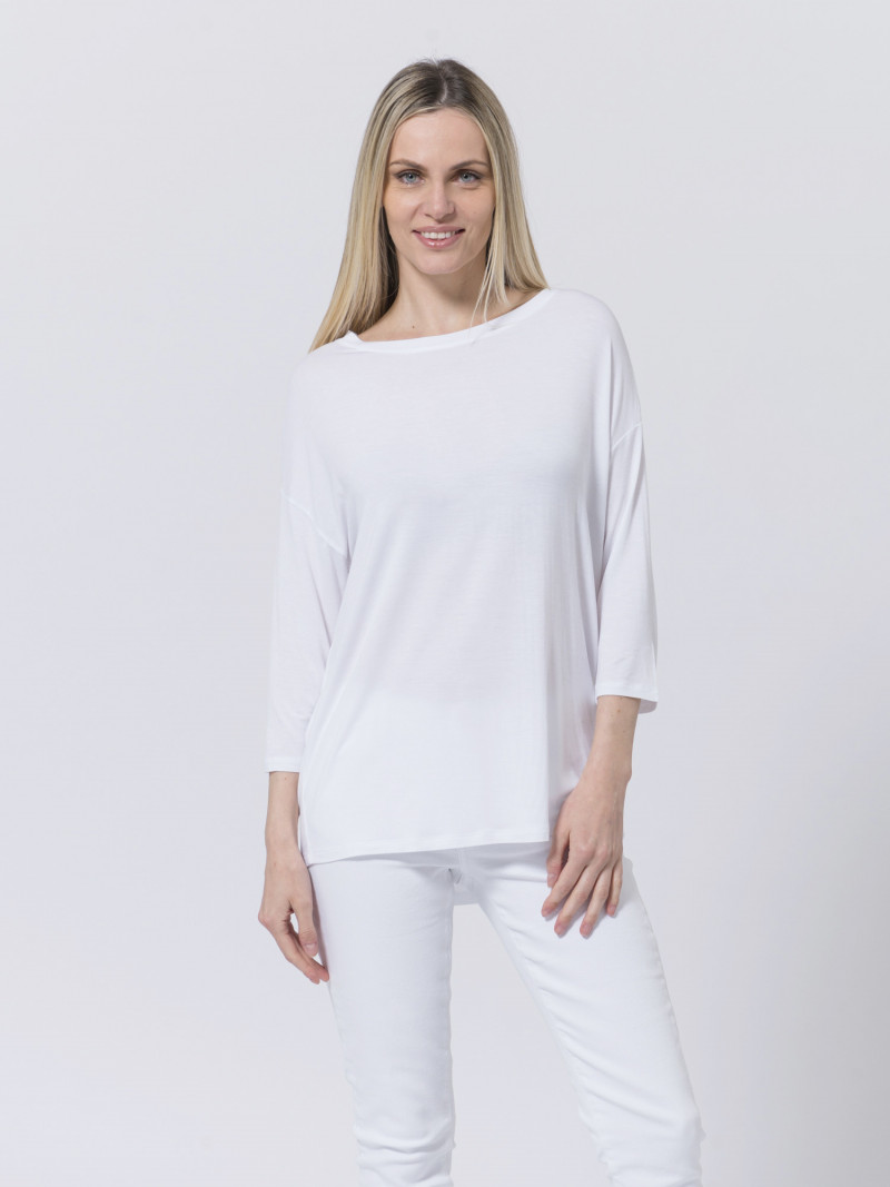 T-shirt bianca donna con scollo a barchetta e maniche a tre quarti